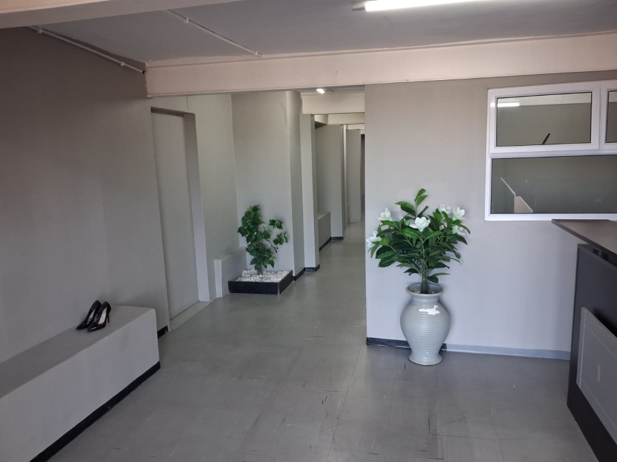 To Let Commercial Property for Rent in Quigney Eastern Cape